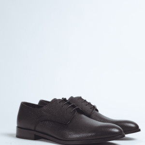 Brown classic shoe with rough leather